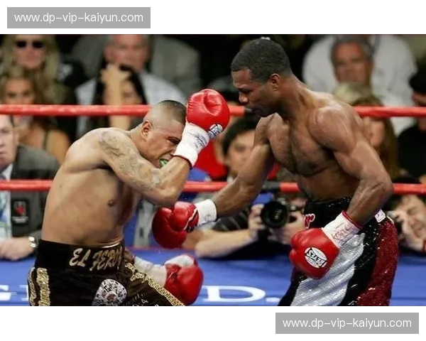 黄金时代的铁血挽歌：莫斯利与瓦加斯的拳坛巅峰宿命